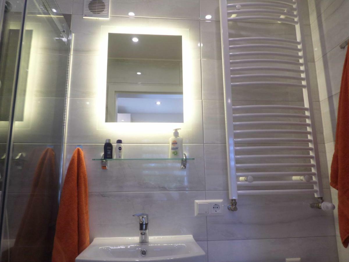 1 Zi. Apartment Naehe Flughafen/Messe Stuttgart 24H Waldenbuch ภายนอก รูปภาพ